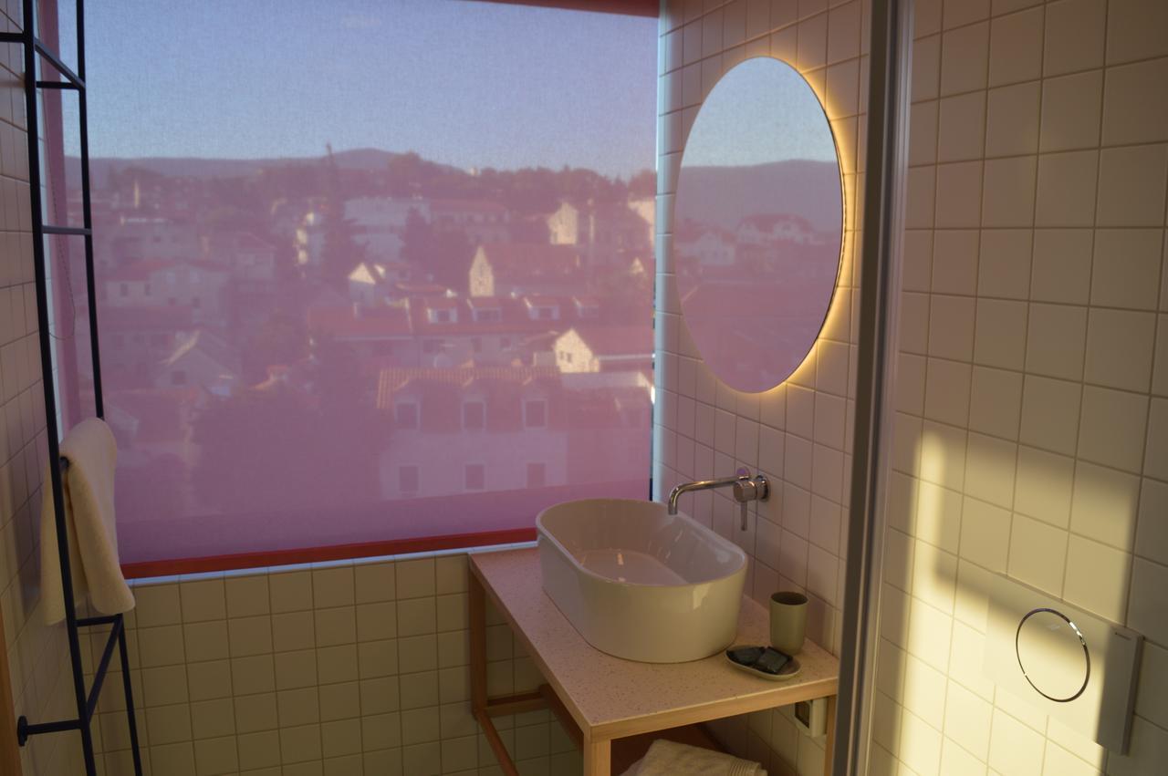 Up There Design Rooms Split Buitenkant foto