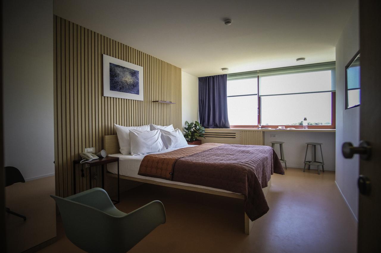 Up There Design Rooms Split Buitenkant foto