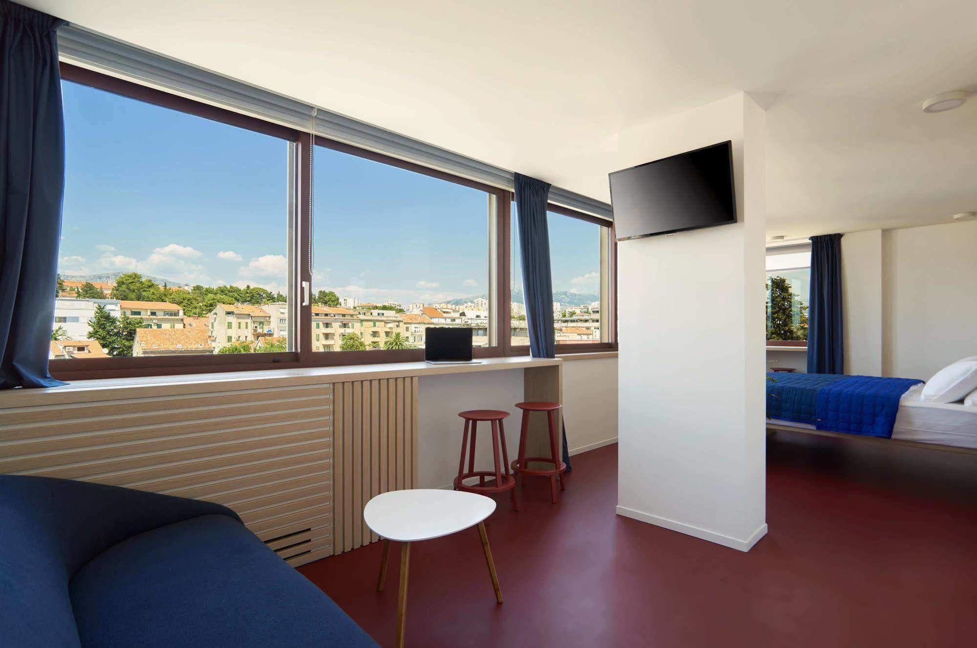 Up There Design Rooms Split Buitenkant foto